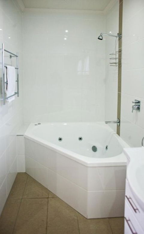 Coachman Motel And Holiday Units - E Caravan Parks 3