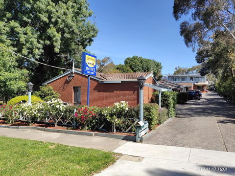 Coachman Motel And Holiday Units - E Caravan Parks 4