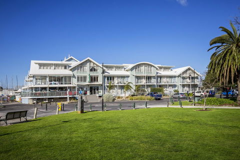Aligned Corporate Residences Williamstown - E Caravan Parks 3