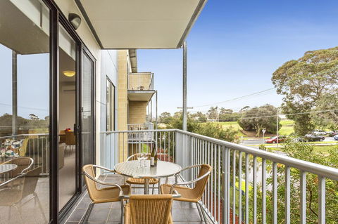 Quest Frankston - E Caravan Parks 1