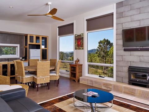 Panoramia Villas - E Caravan Parks 9