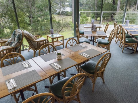 Gipsy Point Lodge & Cottages - E Caravan Parks 11