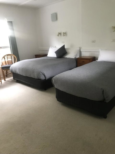 Gipsy Point Lodge & Cottages - E Caravan Parks 5