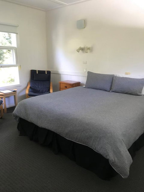 Gipsy Point Lodge & Cottages - E Caravan Parks 1