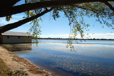 Lake Wendouree Luxury Apartments - E Caravan Parks 14