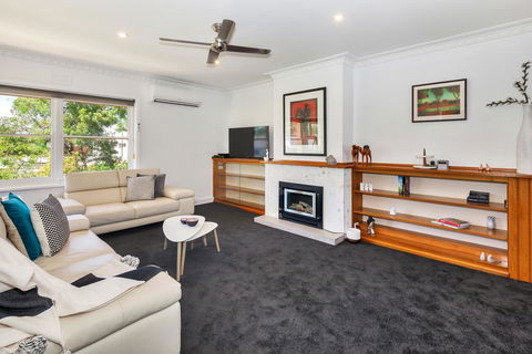 Lake Wendouree Luxury Apartments - E Caravan Parks 7
