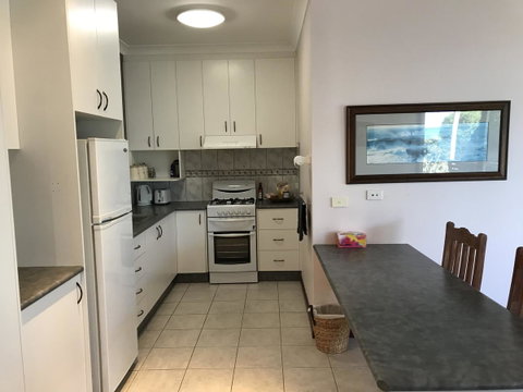 Eagle Bay Views - E Caravan Parks 15