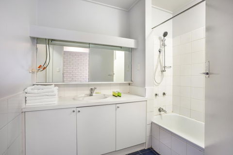 Burvale Hotel - E Caravan Parks 1
