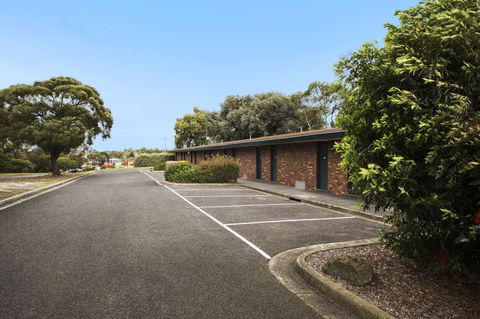 Burvale Hotel - E Caravan Parks 28