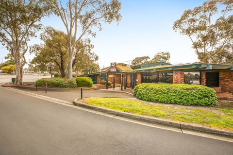 Burvale Hotel - E Caravan Parks 2