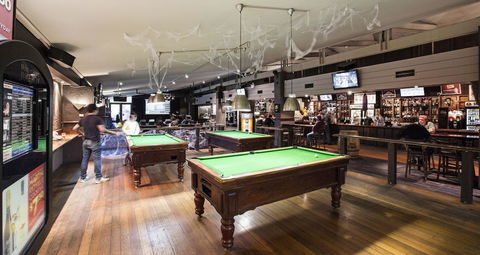 Burvale Hotel - E Caravan Parks 24