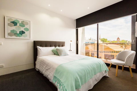 RenÃ©e - Beyond A Room Private Apartments - E Caravan Parks 0