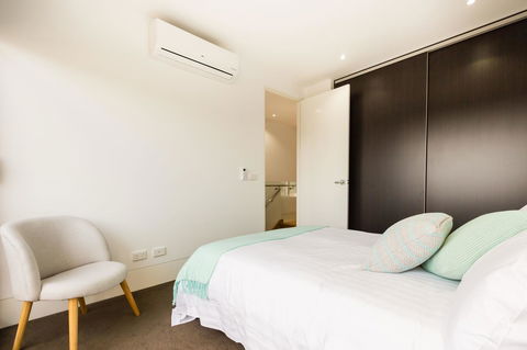 RenÃ©e - Beyond A Room Private Apartments - E Caravan Parks 13