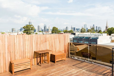 RenÃ©e - Beyond A Room Private Apartments - E Caravan Parks 20