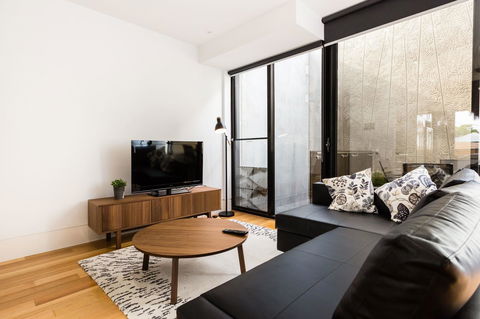 RenÃ©e - Beyond A Room Private Apartments - E Caravan Parks 12