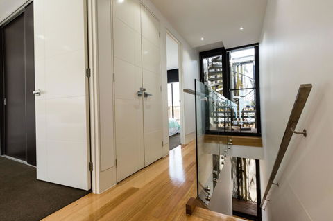 RenÃ©e - Beyond A Room Private Apartments - E Caravan Parks 5