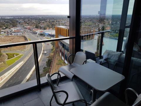 Ivanhoe Apartments - E Caravan Parks 19