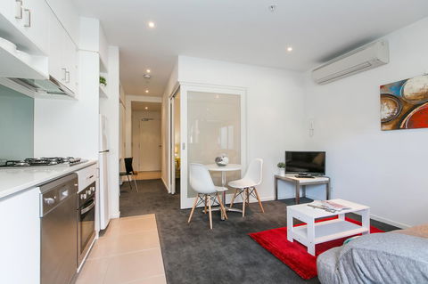 Complete Host The River Apartments - E Caravan Parks 7