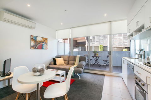 Complete Host The River Apartments - E Caravan Parks 5