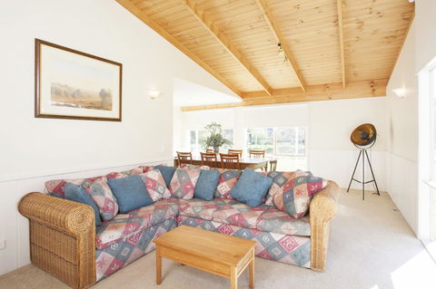 Beechworth Cedar Cottages - E Caravan Parks 1