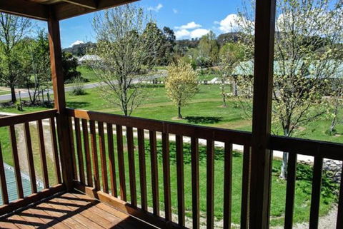 Beechworth Cedar Cottages - E Caravan Parks 6
