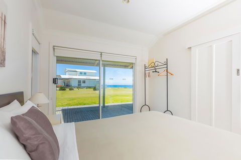 Cottages For Couples - E Caravan Parks 17