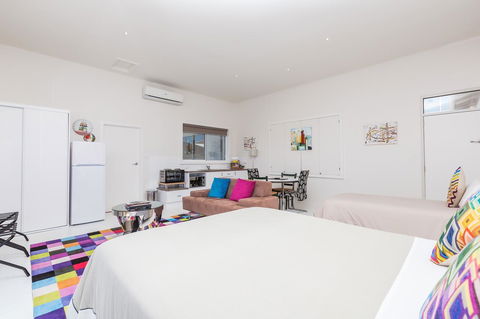 Cottages For Couples - E Caravan Parks 8