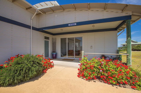 Cottages For Couples - E Caravan Parks 15