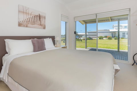 Cottages For Couples - E Caravan Parks 25