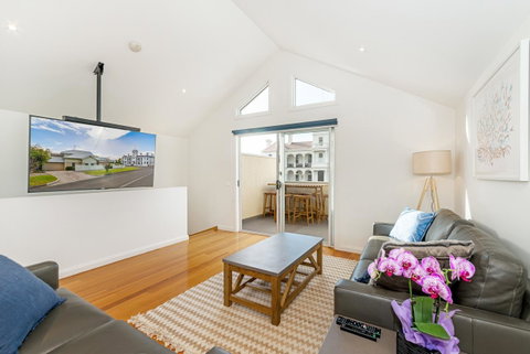 Beach Belle - E Caravan Parks 0