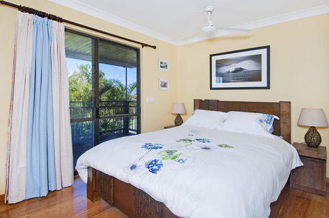 THE BOARDROOM ON BANKSIA - 11 Banksia Ave Bonny Hills - E Caravan Parks 3