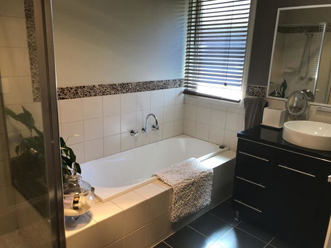 The Booville Hotel - E Caravan Parks 0