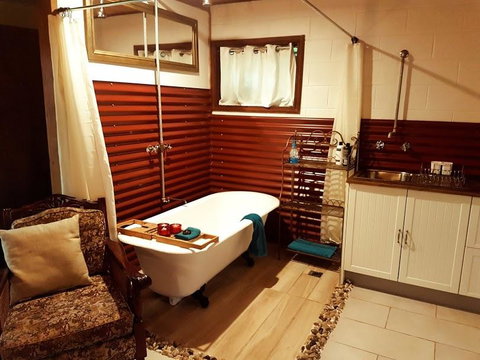 The Cabin - E Caravan Parks 2