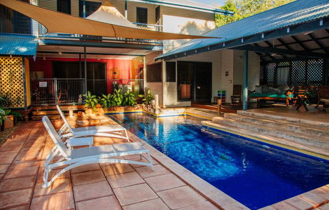 The Courthouse Bed & Breakfast - E Caravan Parks 3