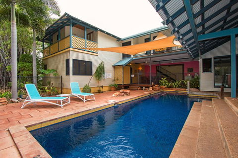 The Courthouse Bed & Breakfast - E Caravan Parks 0