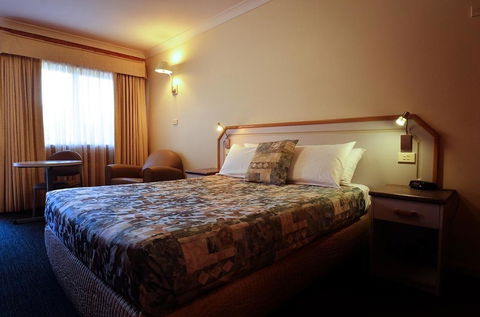 The Crossing Motel - E Caravan Parks 0