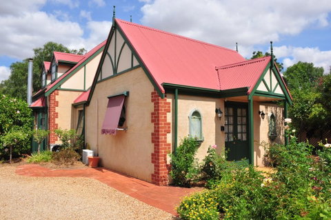 The Dove Cote - E Caravan Parks 1