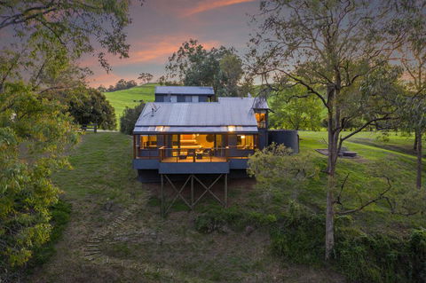 The Edge Villa - E Caravan Parks 1