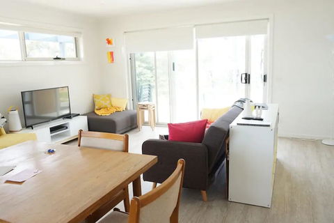 The Friendly Pelican - E Caravan Parks 1