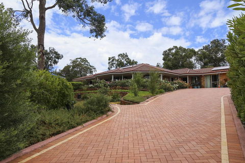 The Good Life B&B - E Caravan Parks 0