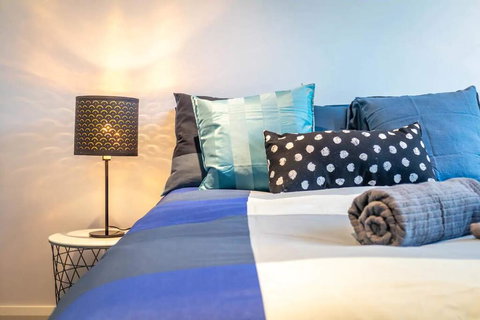 The Heart Of Northbridge With Complimentary Parking, Wifi & Netflix - E Caravan Parks 1