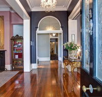 The Hughenden Boutique Hotel - E Caravan Parks