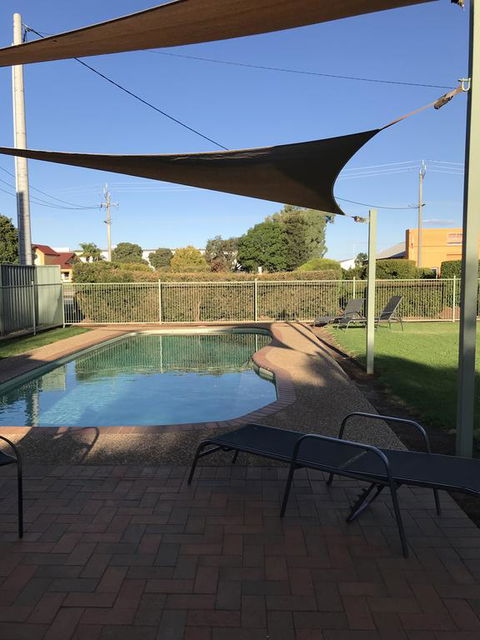 The Kidman Wayside Inn - E Caravan Parks 3