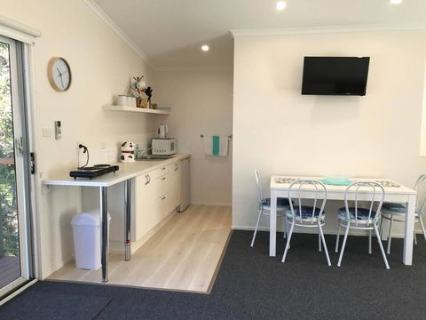 The Lake Guesthouse - E Caravan Parks 1