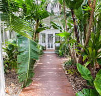 The Lakehouse in Raffetys Resort - E Caravan Parks