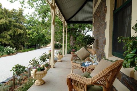 The Lodge Country House - E Caravan Parks 1