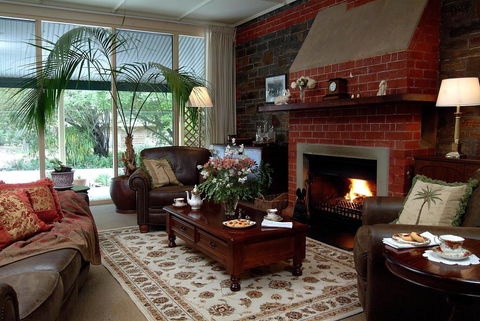The Lodge Country House - E Caravan Parks 3