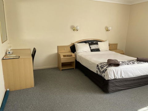 The Major Mitchell Motel - E Caravan Parks 1