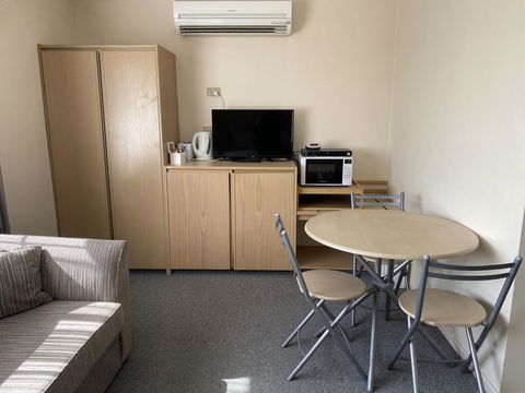The Major Mitchell Motel - E Caravan Parks 3