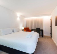 The Nest - Spacious Studio on Newcastle St with Roof Terrace - E Caravan Parks